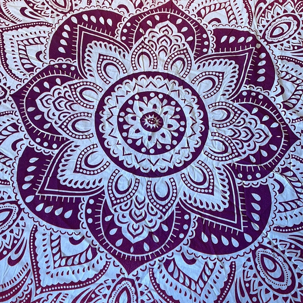 Lotus Shaped Tapestry - Picture 3 of 6